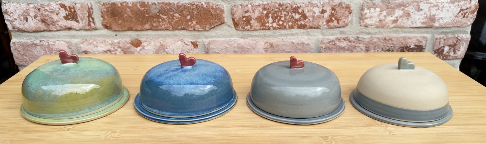 handgemaakte keramische boterpot in verschillende kleuren